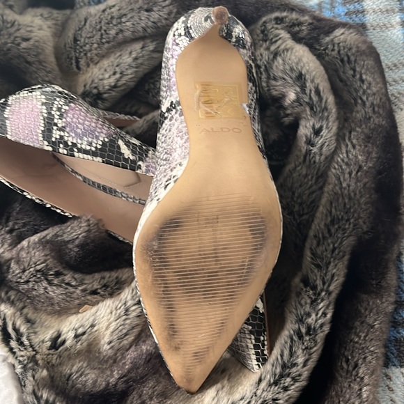 Also snake skin patterned leather shoes; beautiful and great condition. - Picture 5 of 7